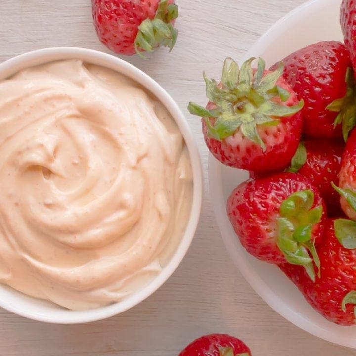 Easy Greek yogurt dessert dip