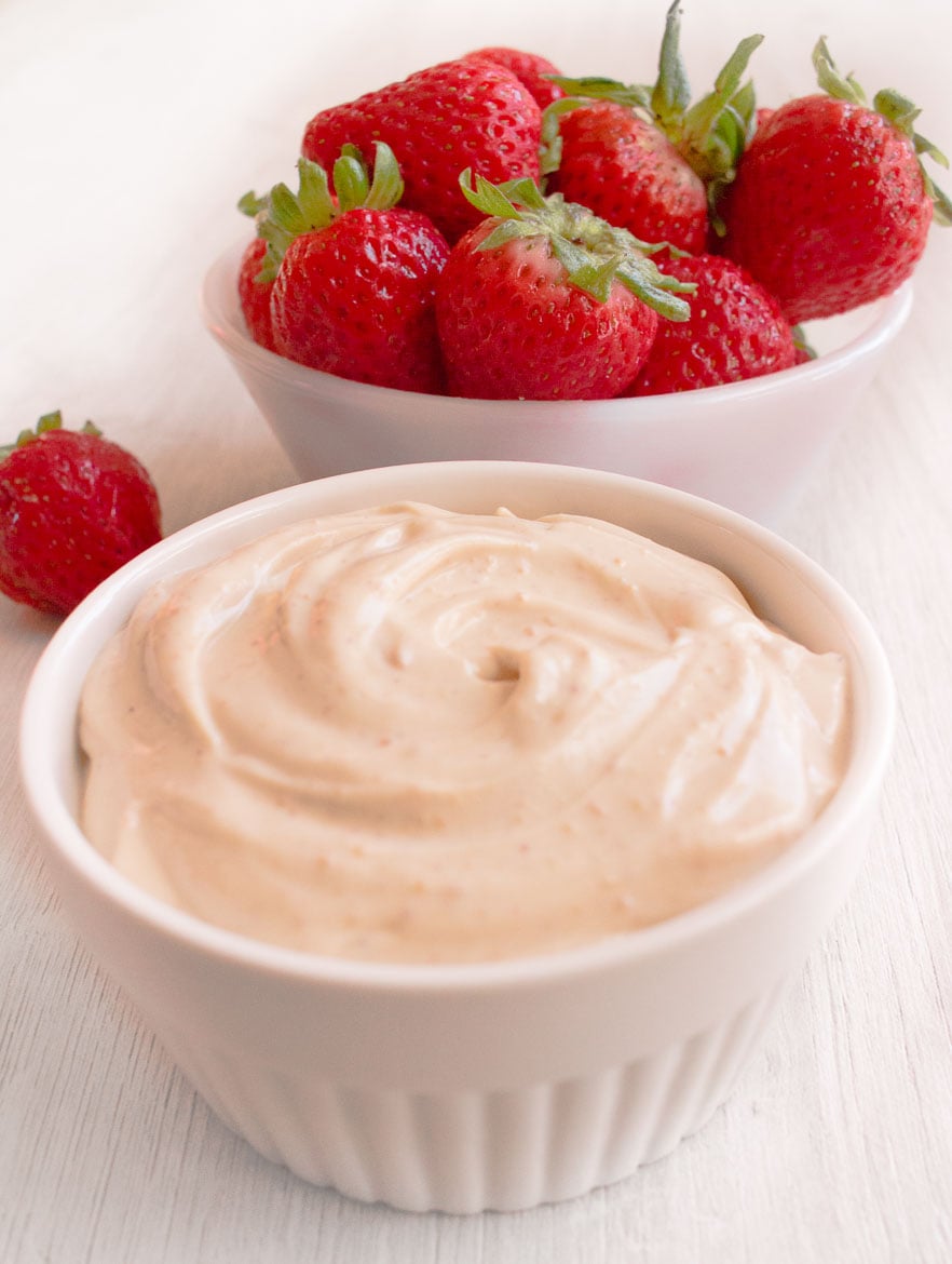 Peanut butter Greek yogurt dip for a keto diet