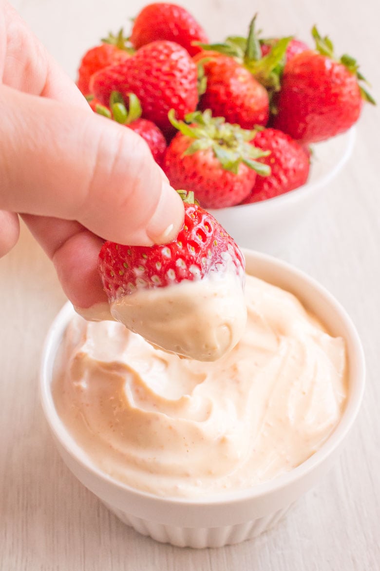 low carb Peanut butter Greek yogurt fruit dip recipe