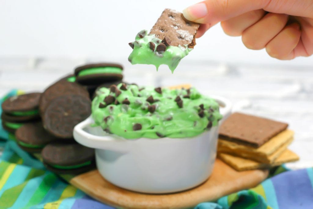 Mint Chocolate Chip Cheesecake Dip