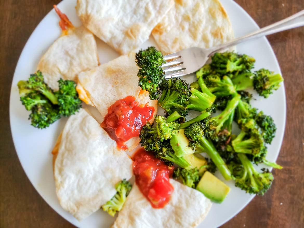 Chefs Plate review with Cheese Quesadilla and Broccoli Avocado Salad
