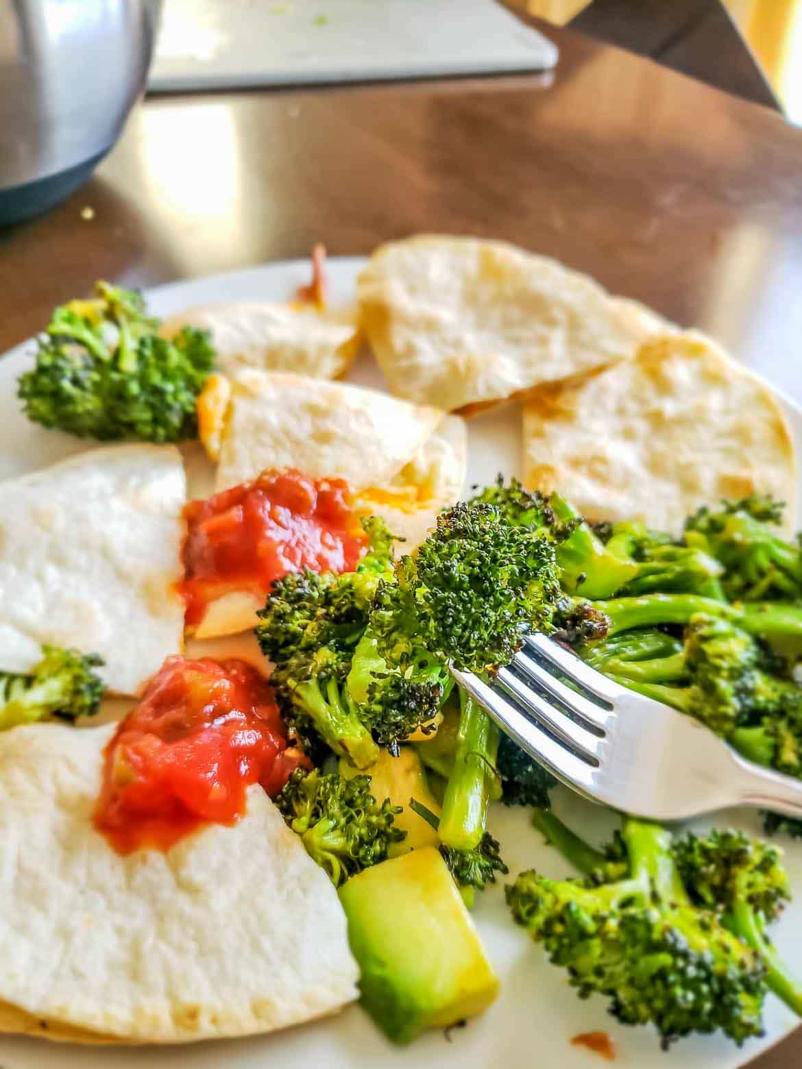 Chefs Plate review with vegetarian Cheese Quesadilla and Broccoli Avocado Salad