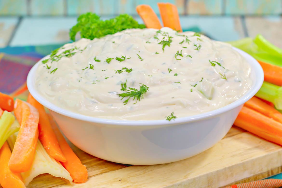 Cucumber Dill Dip With Fresh Cucumber and Lemon