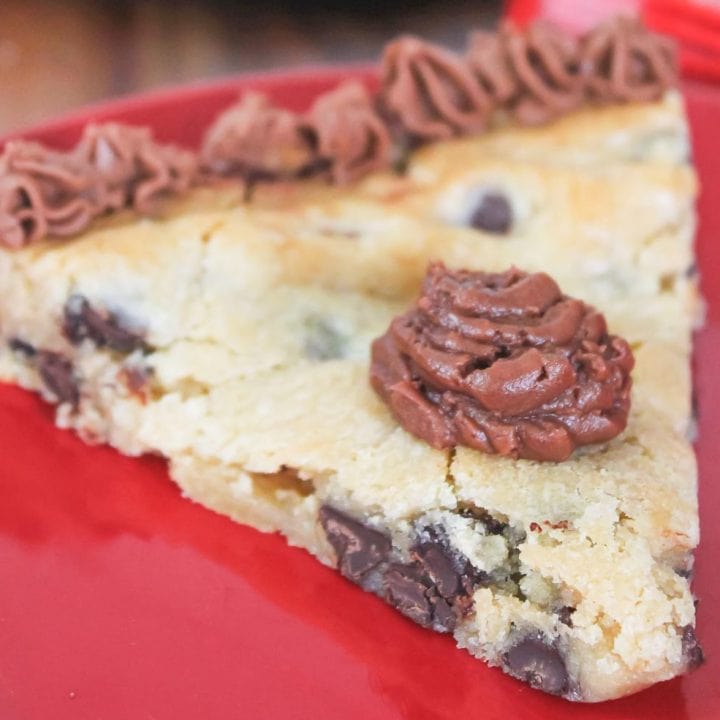 giant chocolate chip cookie cake