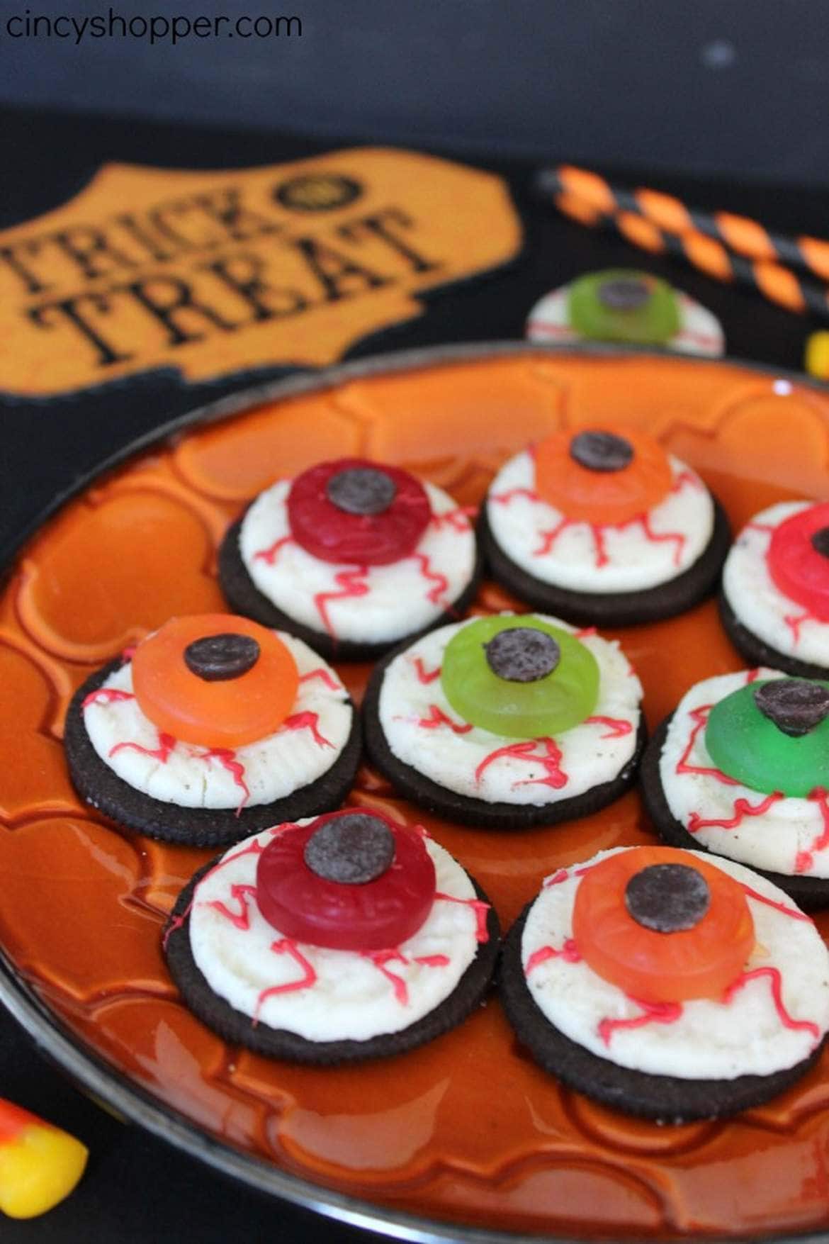  Oreo Cookie Eyeballs Halloween Treats 