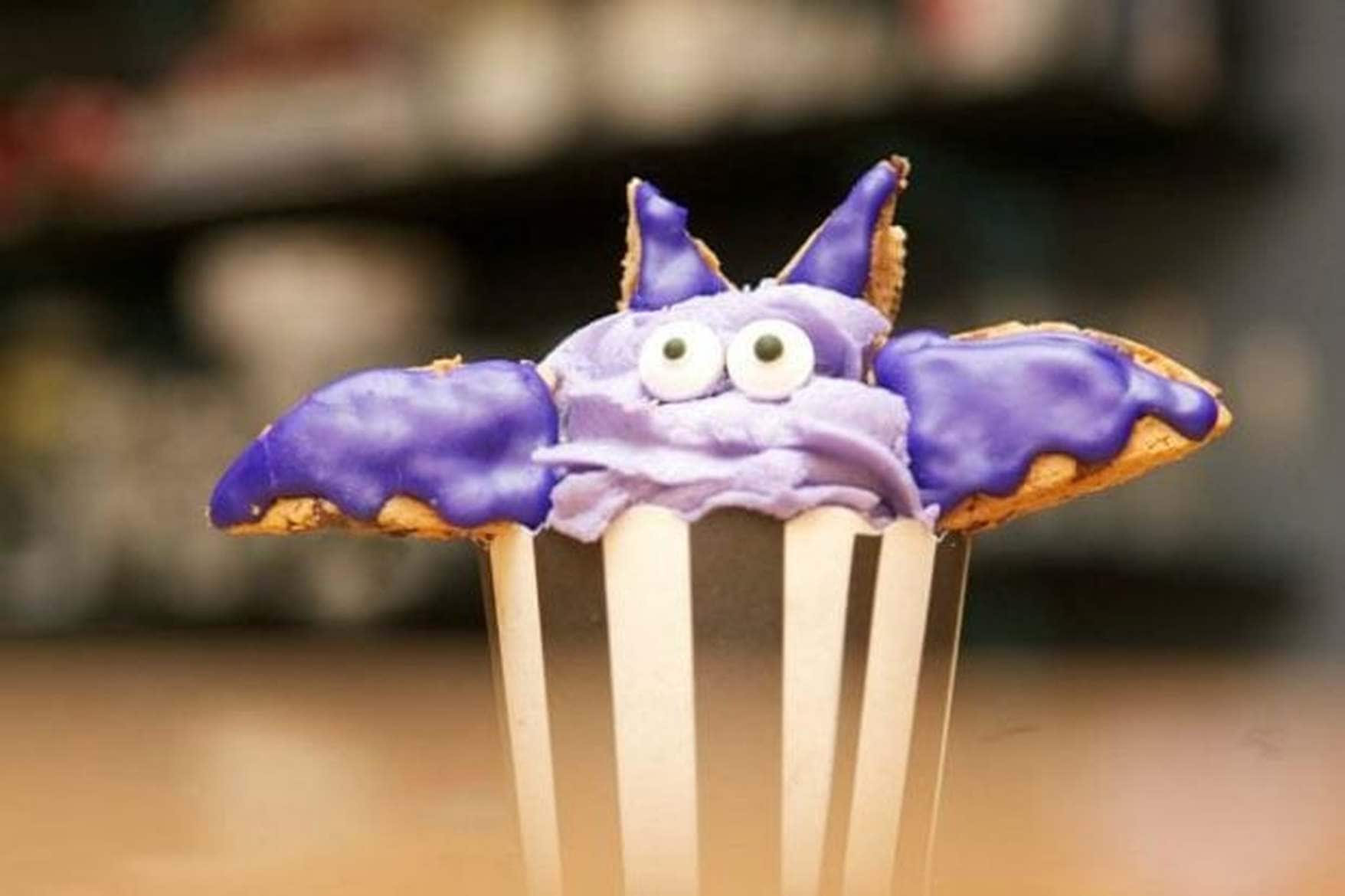 Halloween Bat Cupcakes
