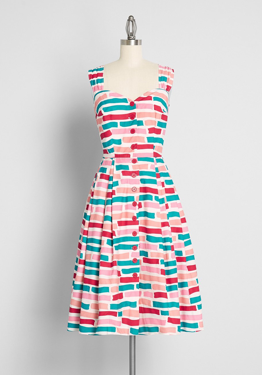 15 Flattering Summer Dresses for a Big Bust and Tummy That You Will Love