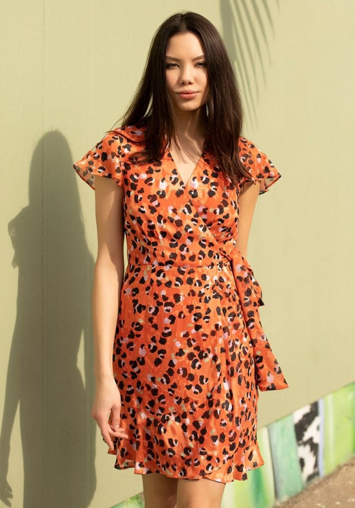 15 Flattering Summer Dresses for a Big Bust and Tummy That You
