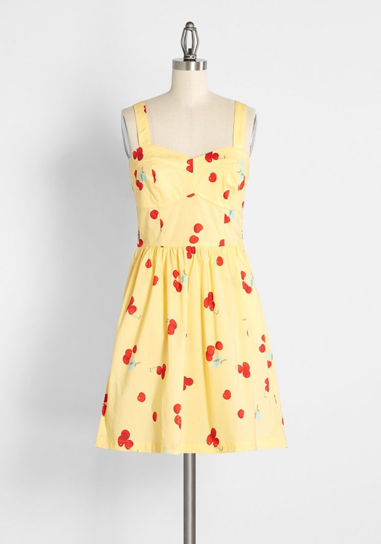 15 Flattering Summer Dresses for a Big Bust and Tummy That You Will Love
