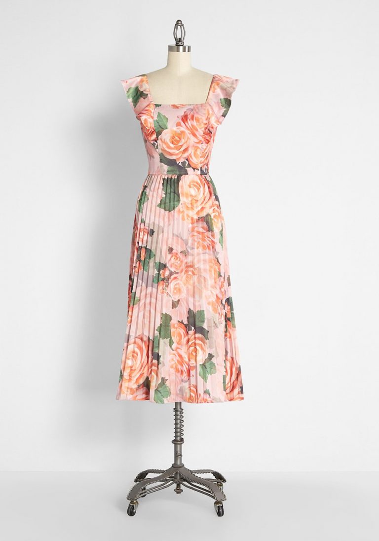 15 Flattering Summer Dresses for a Big Bust and Tummy That You Will Love