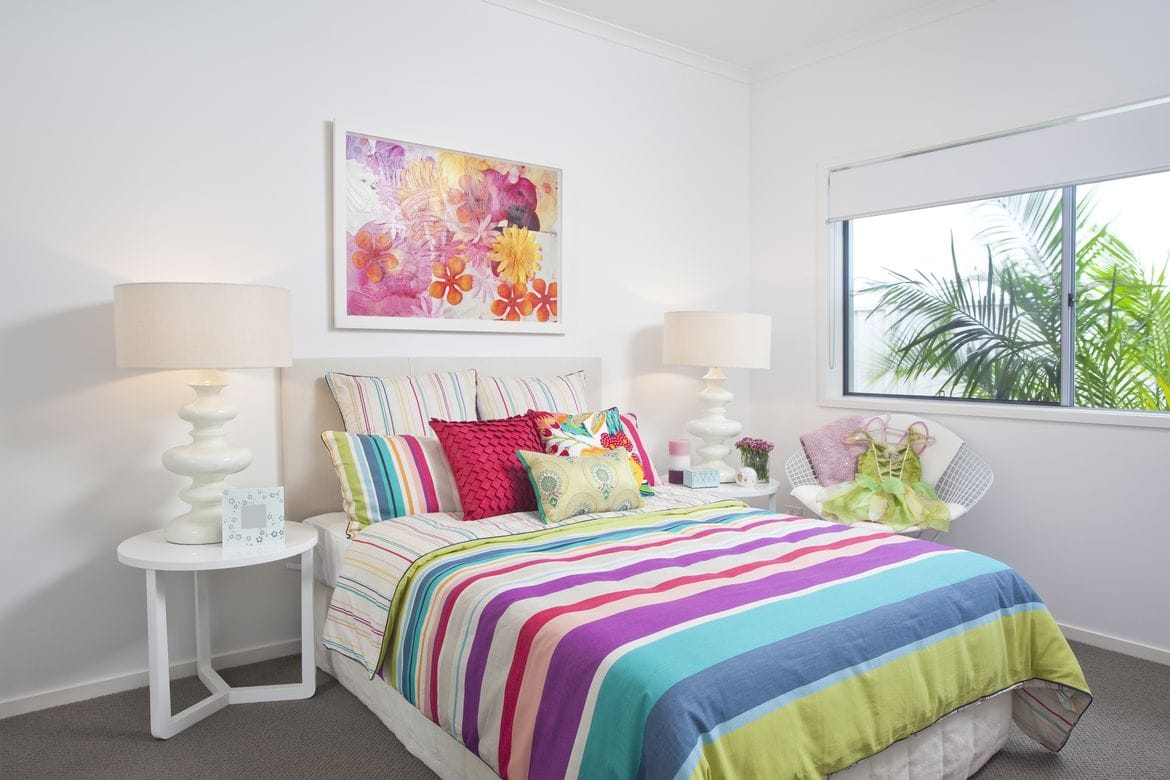 minimalist bedroom in florals