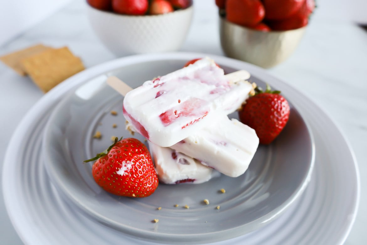 Easy Strawberry Cheesecake Popsicles