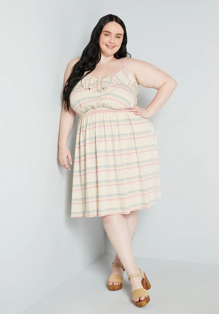 15 Flattering Summer Dresses for a Big Bust and Tummy That You Will Love